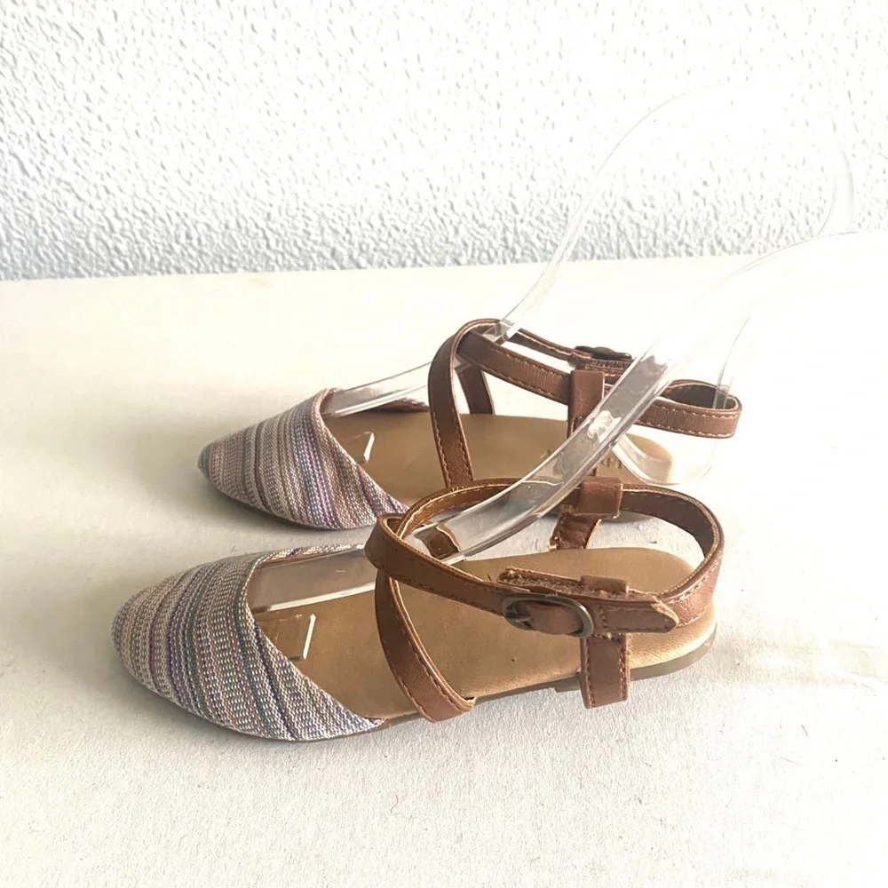 Old navy toddler stripped pointy toe sandal